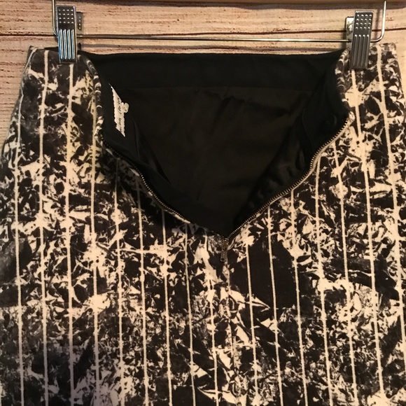 & Other Stories Size 4 Mini Skirt - Picture 3 of 7